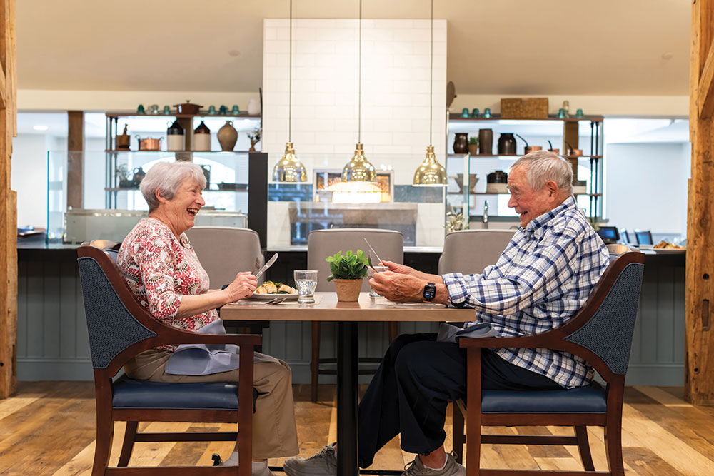 Senior couple dining at Bellingham at West Chester